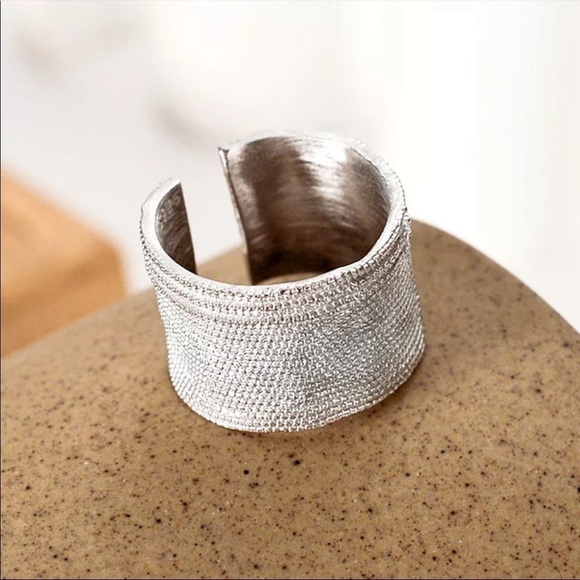 - Retro Textured 925 Sterling Silver Wide Band Ring - Picture 6 of 13